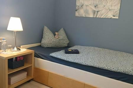 Bed & Breakfast Bonn 24 Mai Bis14 Juni Mit Hund In Der Wohnung ภายนอก รูปภาพ